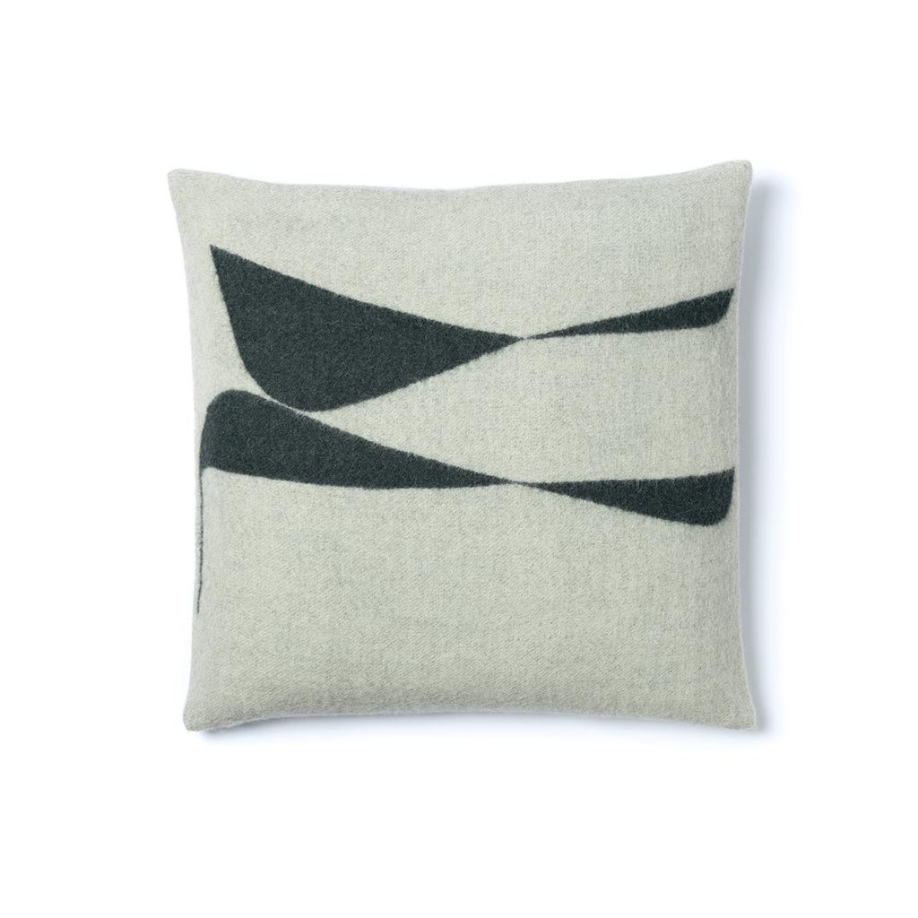 BERLIN THROW PILLOW 20"