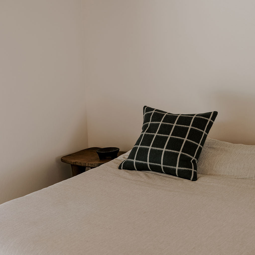 UMI HEIRLOOM THROW PILLOW 23"