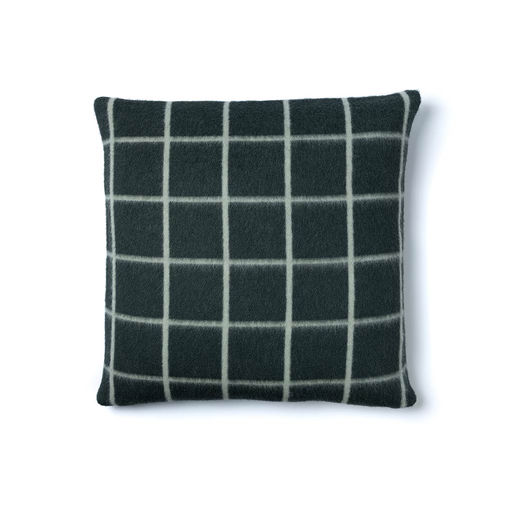 UMI HEIRLOOM THROW PILLOW 23"