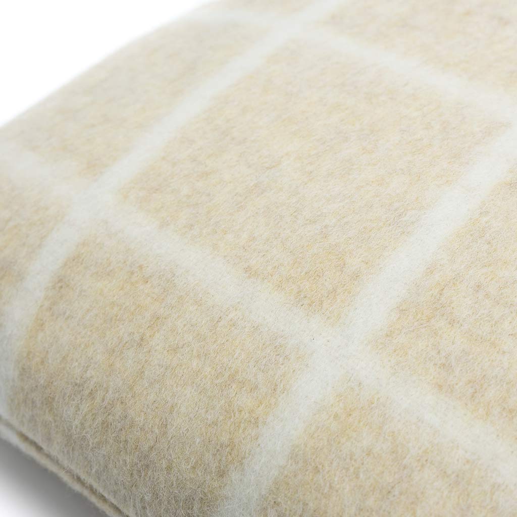 UMI HEIRLOOM THROW PILLOW 23"