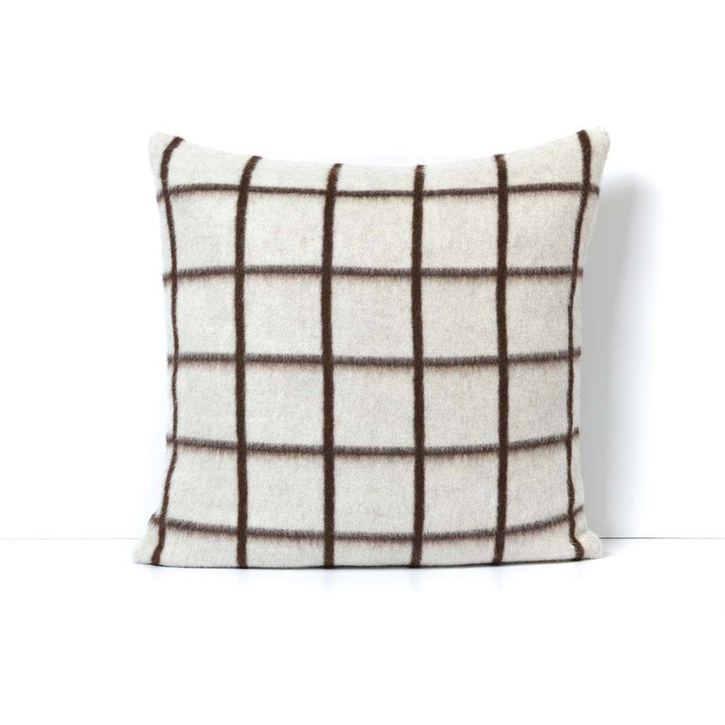 UMI HEIRLOOM THROW PILLOW 23". ZERO DYE