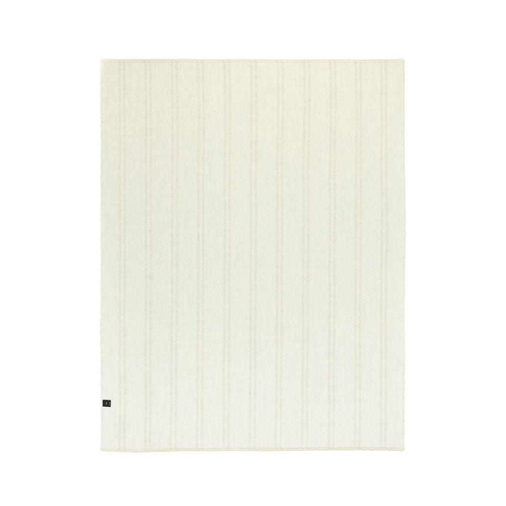 STRAITS REVERSIBLE THROW.  ZERO DYE