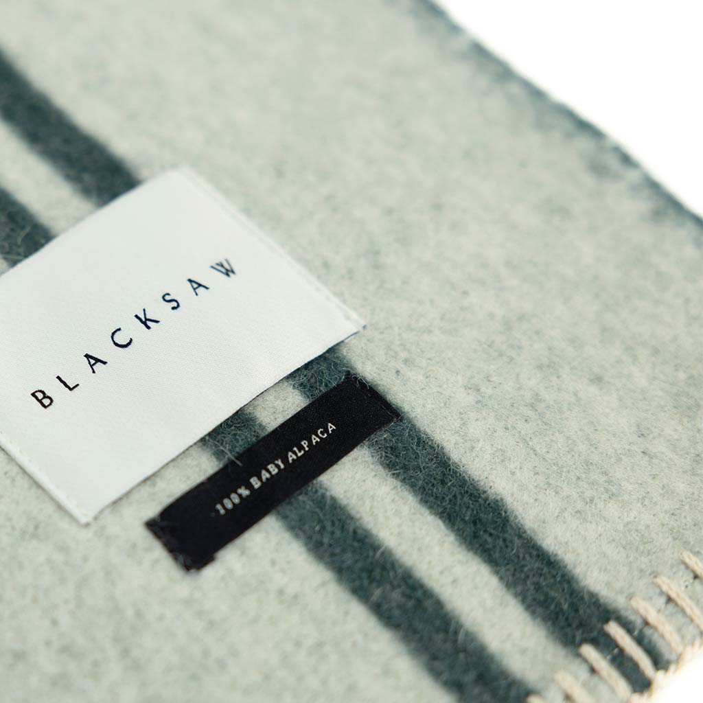 STRAITS REVERSIBLE THROW