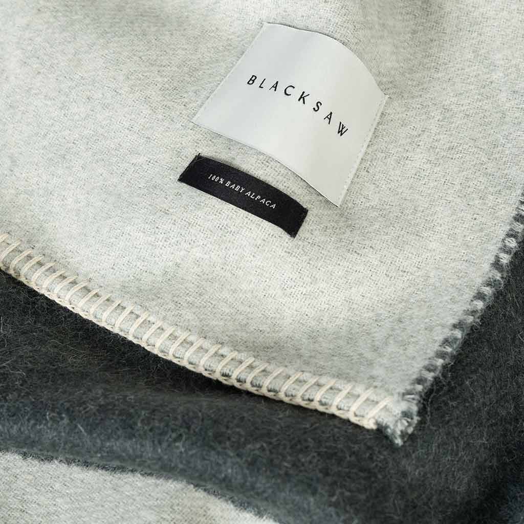 BERLIN REVERSIBLE THROW