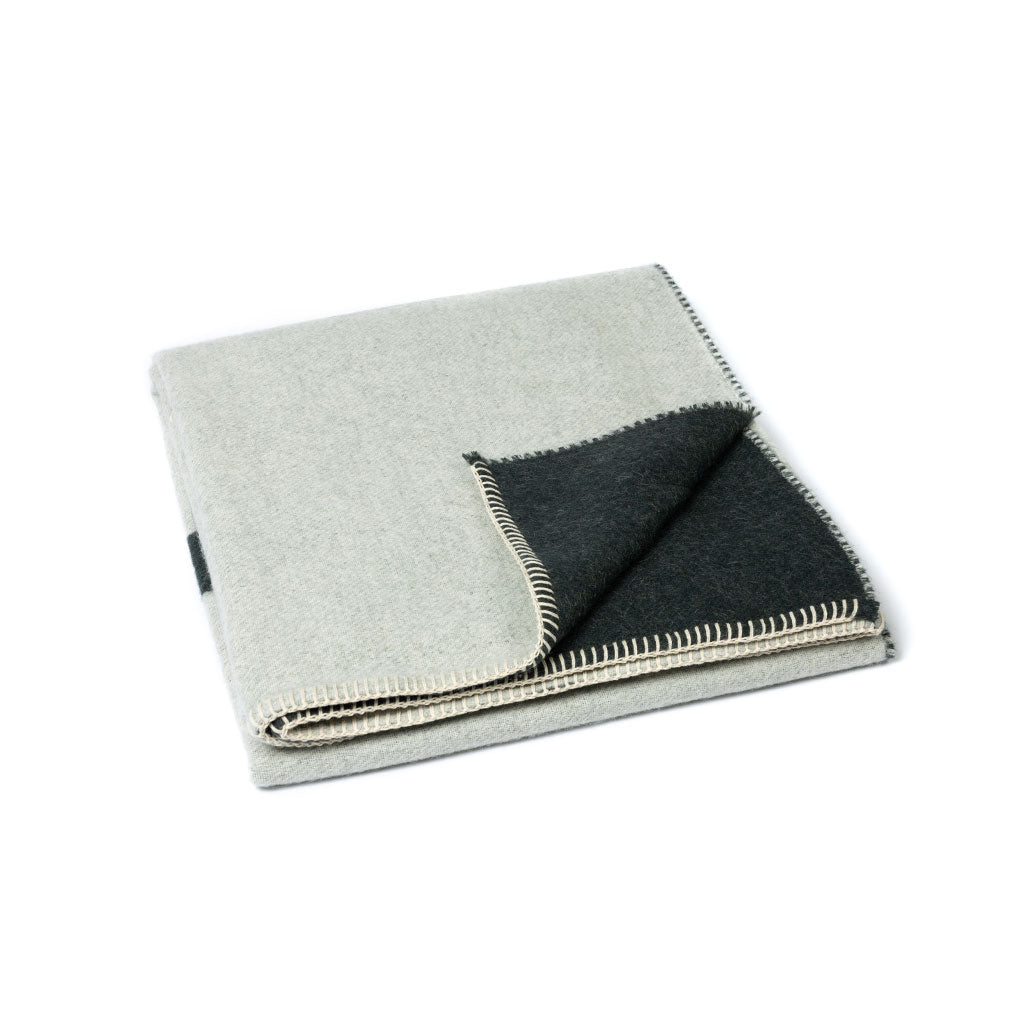 BERLIN REVERSIBLE THROW