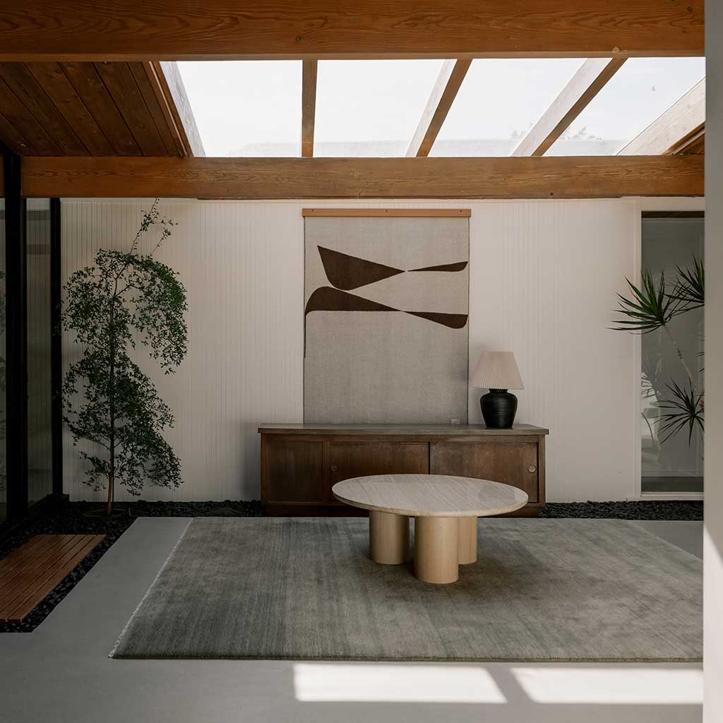 BERLIN REVERSIBLE THROW.  ZERO DYE