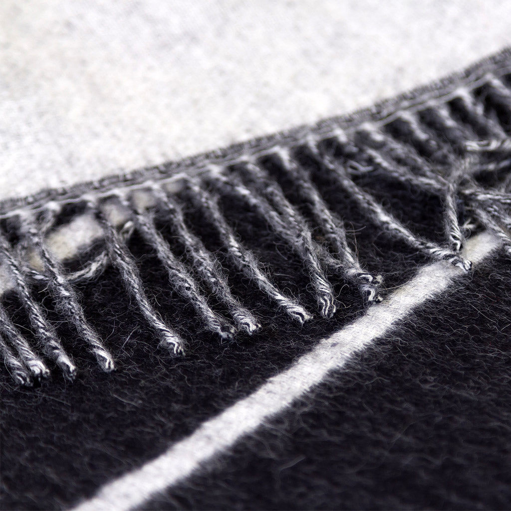 Rattlesnake Reversible Throw