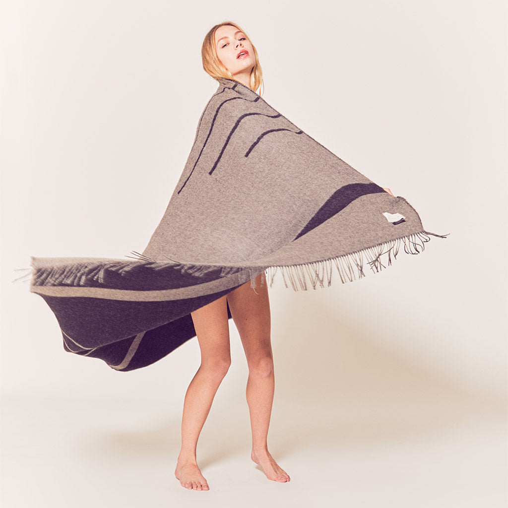 Rattlesnake Reversible Throw