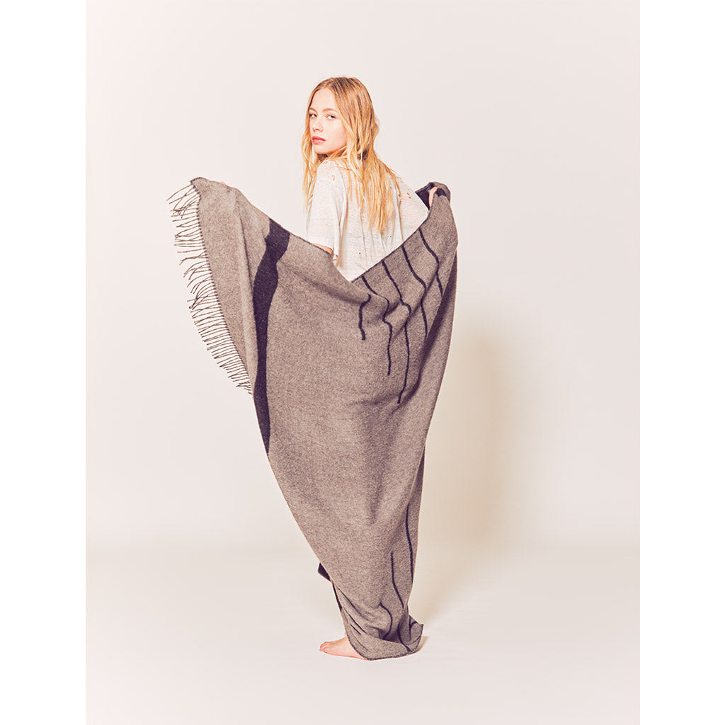 Rattlesnake Reversible Throw