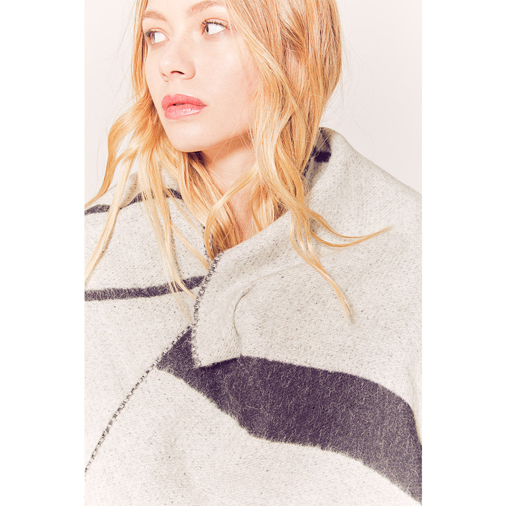 Rattlesnake Reversible Throw