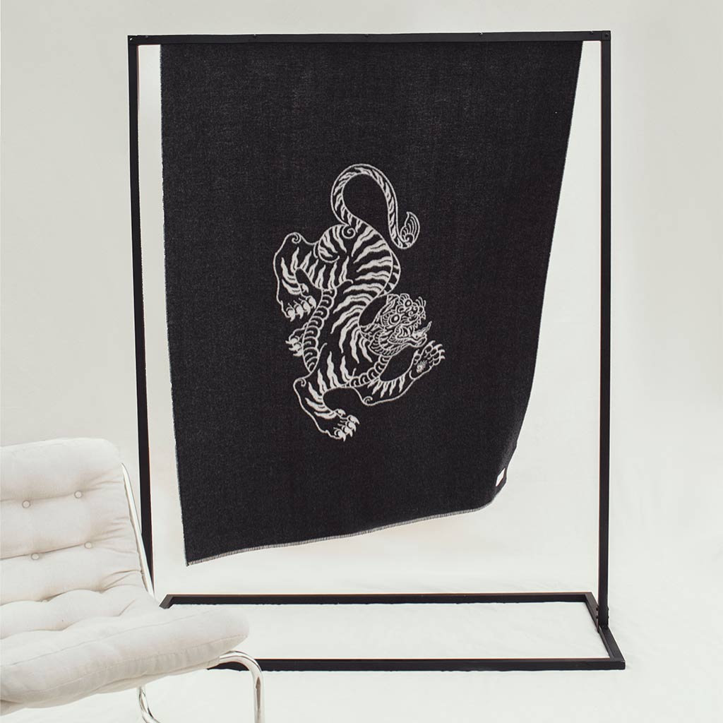 Voodoo Reversible Throw